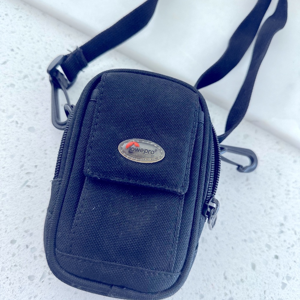 Lowepro Camera case with adjustable strap
